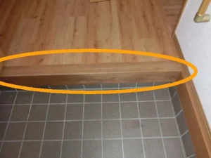 古いかまちを塩ビのかまちでリフォームした様子